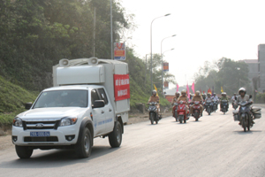 Diễu hành hưởng ứng tháng hành động vì chất lượng VSATTP tại huyện Lương Sơn.